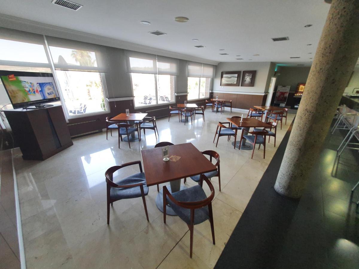Hotel Azar بلاسينثيا المظهر الخارجي الصورة