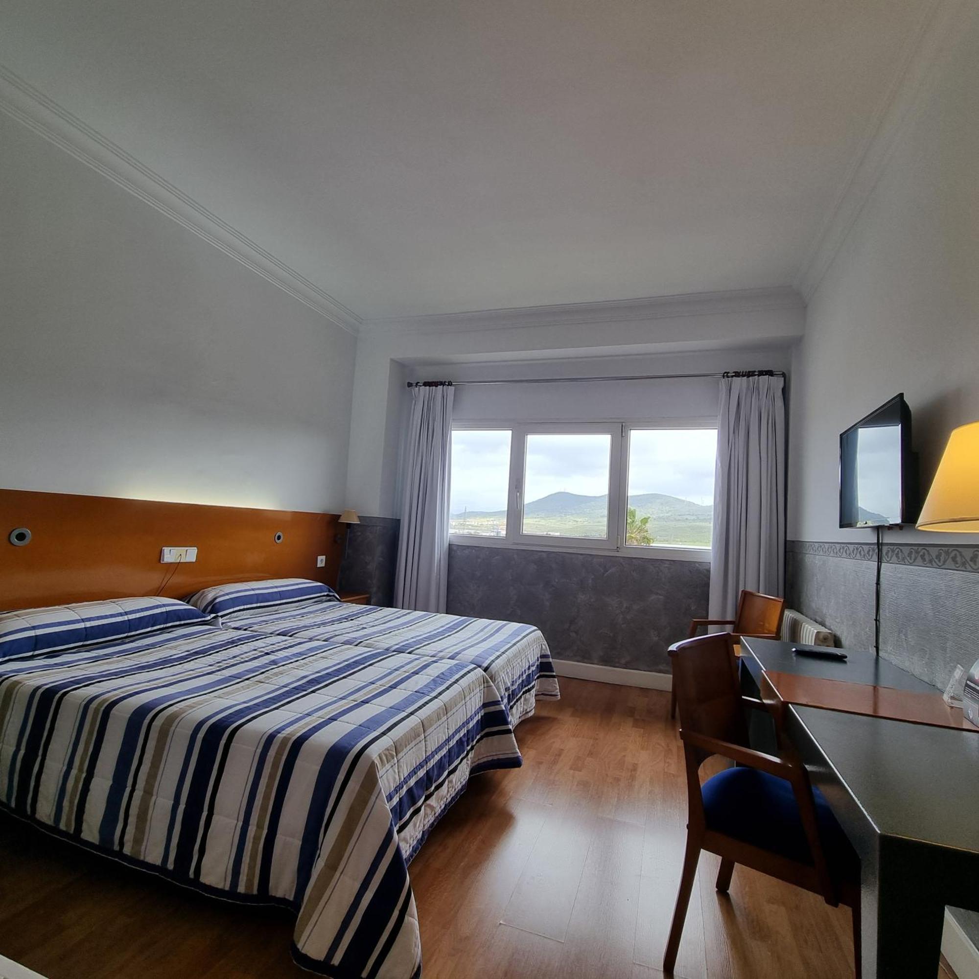 Hotel Azar بلاسينثيا المظهر الخارجي الصورة