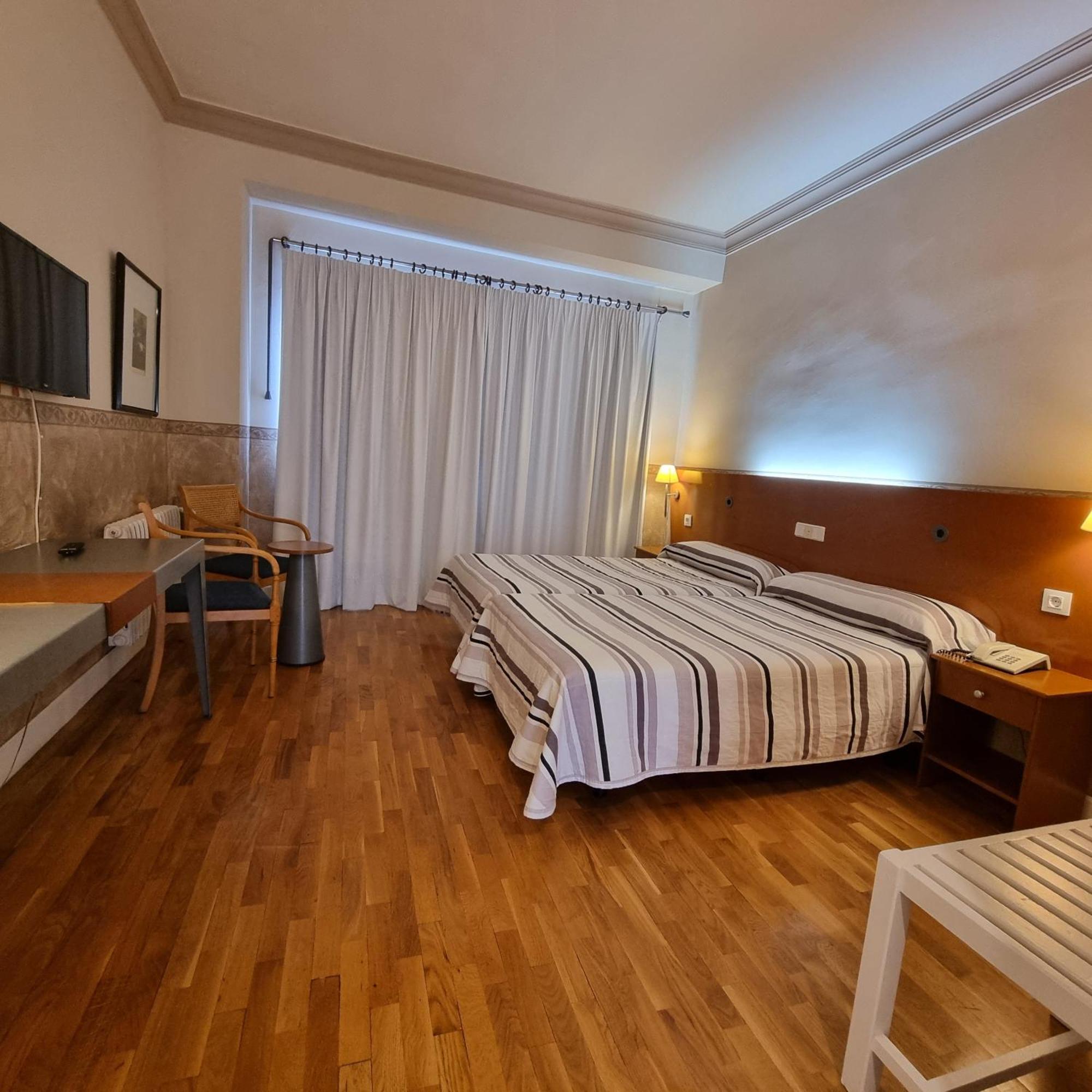 Hotel Azar بلاسينثيا المظهر الخارجي الصورة