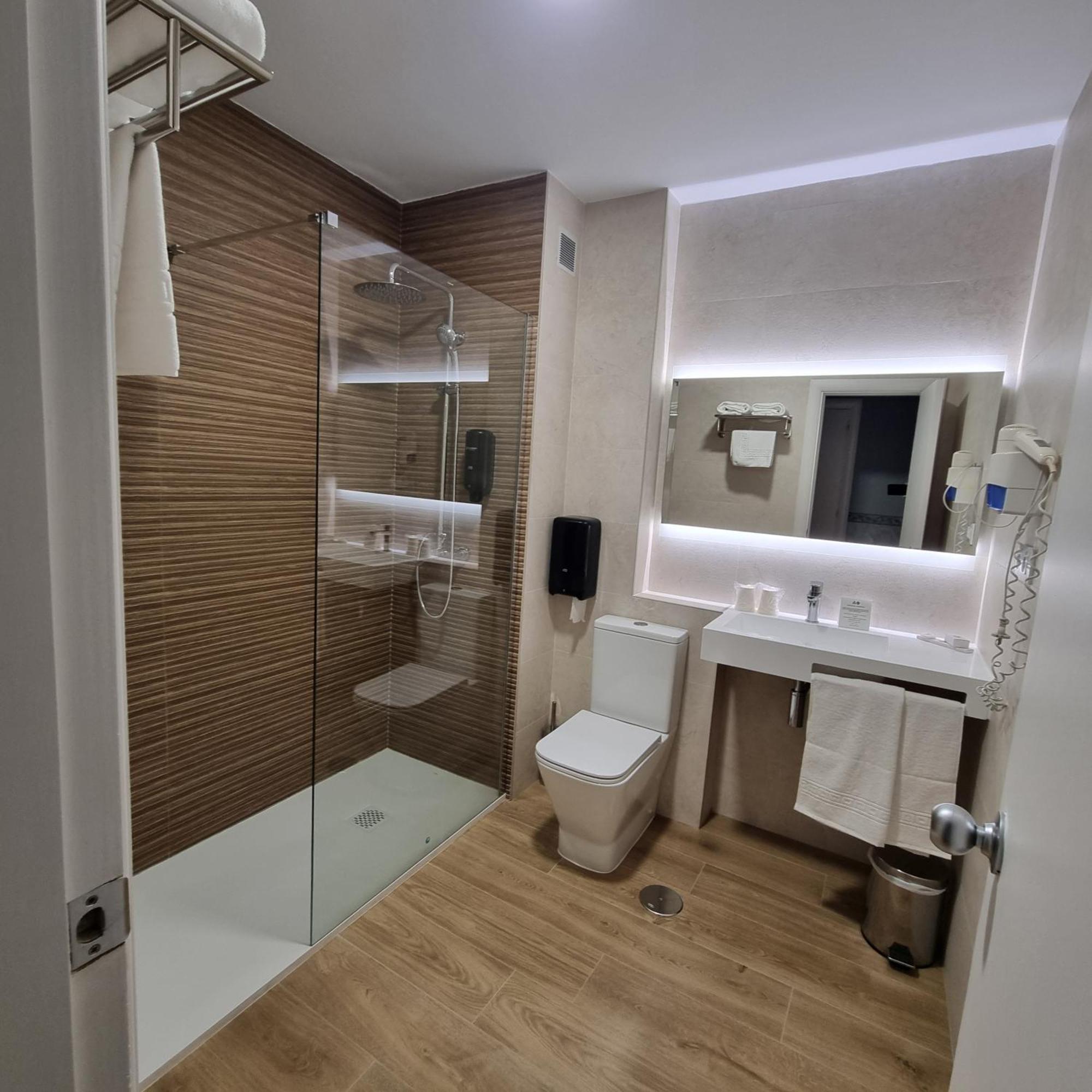 Hotel Azar بلاسينثيا المظهر الخارجي الصورة