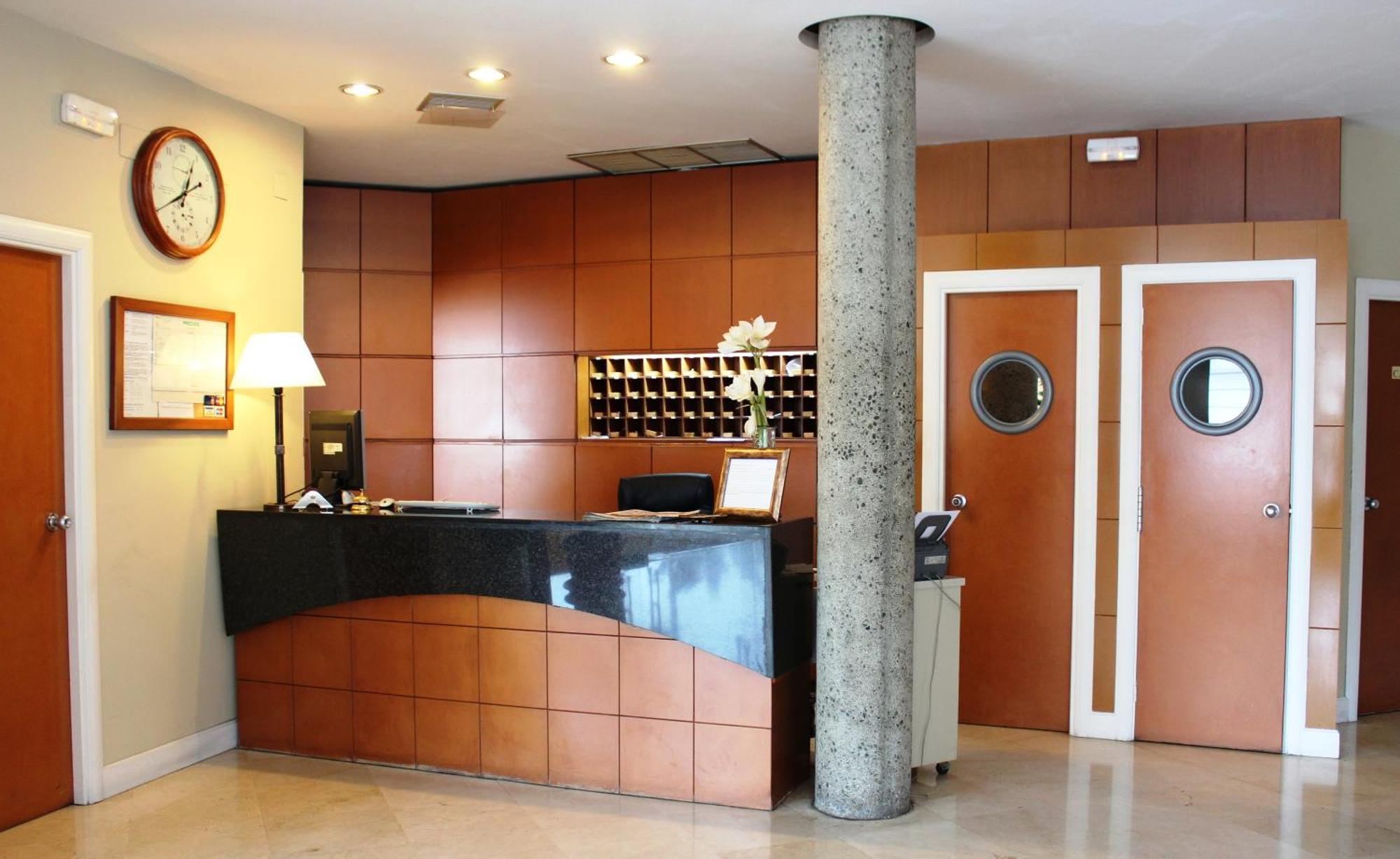 Hotel Azar بلاسينثيا المظهر الخارجي الصورة